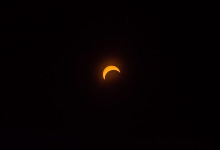 ROI Solar - solar eclipse view during night time